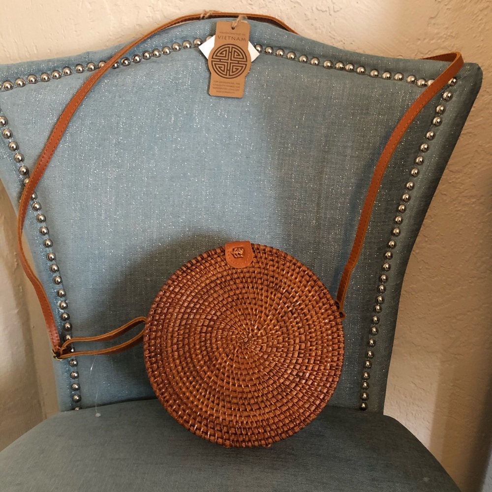Circle wooden handbag
